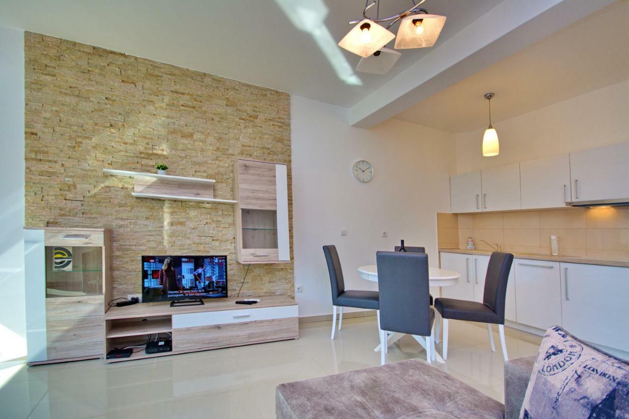 Apartment Dobrota Котор Экстерьер фото